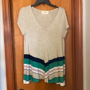 Anthropologie v neck top